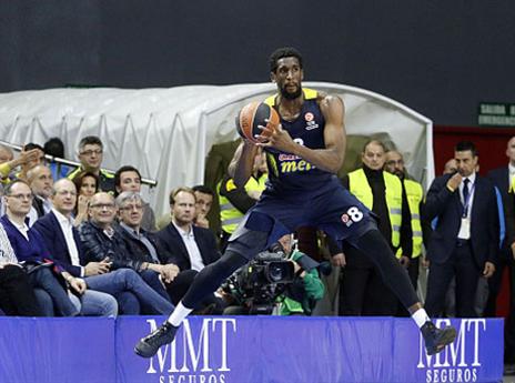 פנר נלחמה על כל כדור ובאה על שכרה (getty)