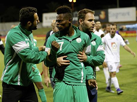 צ'יבוטה כועס אחרי התקרית. יגיע עד לפיפ"א (צילום: אלן שיבר)