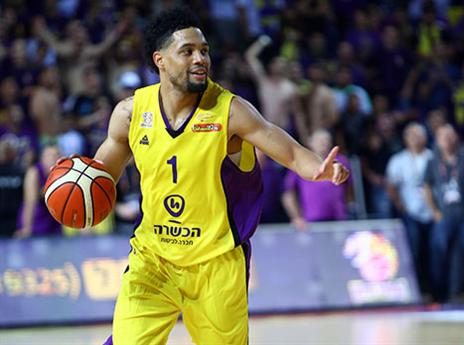 ריינולדס התגבר על הפציעה, אך לא הופיע למחצית הראשונה