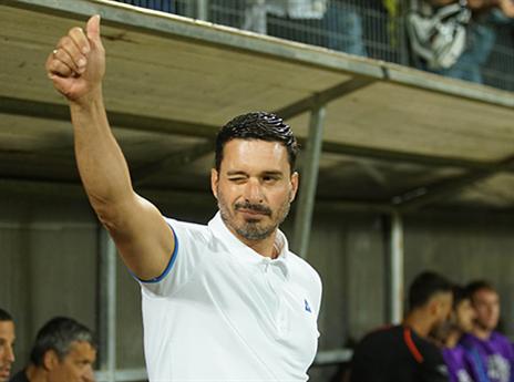 דורה ניסה לתת השראה לשחקניו (צילום: סוכנות ג'יני)