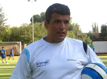 פיני אברהם. נפרד אחרי שנים ארוכות מהקבוצה