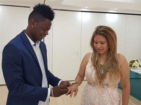 החתן לכלה שם טבעת