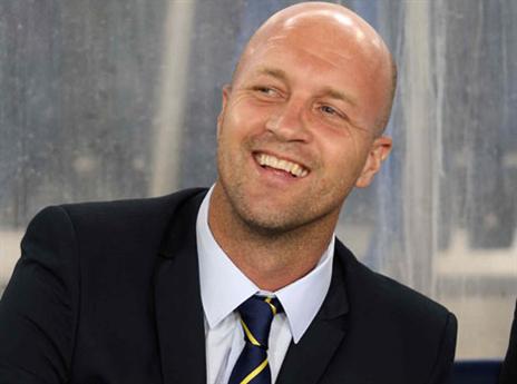 קרויף. מקורב למרטינס (אלן שיבר)