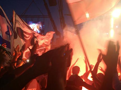 החגיגות אמש. לא כך זה היה אמור להיגמר