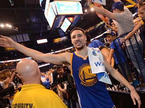 תומפסון. כפה משחק 7 כמעט לבדו (getty)