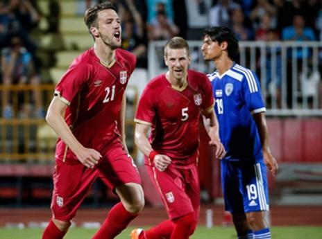 הסרבים חוגגים על חשבון הנבחרת (ההתאחדות הסרבית)