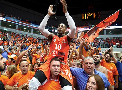 מי היה מאמין? מכבי ראשל"צ בגמר (צילום: אלן שיבר)