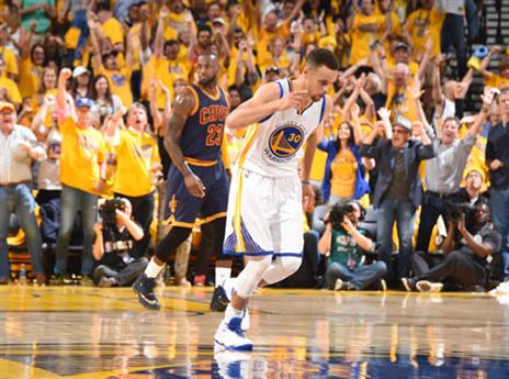 קרי יחגוג גם במשחק השלישי? (gettyimages)