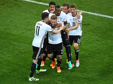 עשוי לשמור על מקומו בהרכב. מוסטפי (Getty)