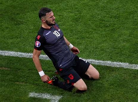 סאדיקו בטירוף. "מקדיש את השער לכל אלבניה" (getty)