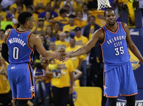 אחד הצמדים החזקים בליגה. דוראנט וווסטברוק (getty)