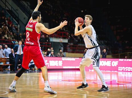 פיטרסון. כיכב נגד ירושלים