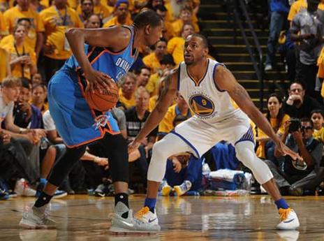 בכמה אליפויות, אם בכלל, דוראנט יזכה עם גולדן סטייט? (Getty)