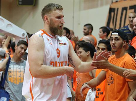 נסטרנקו. מצפין לנהריה (דני מרון)