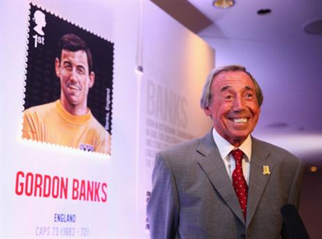 גורדון בנקס. גיבור במולדתו