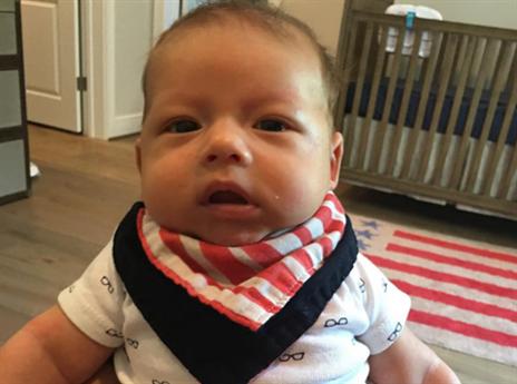 פלפס ג'וניור. אביו שוחה בשבילו (מתוך אינסטגרם)