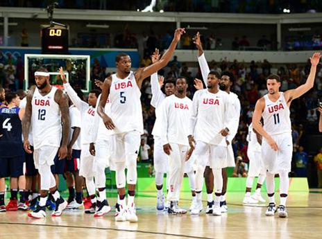 החבורה האמריקאית שמחה בסיום (getty)