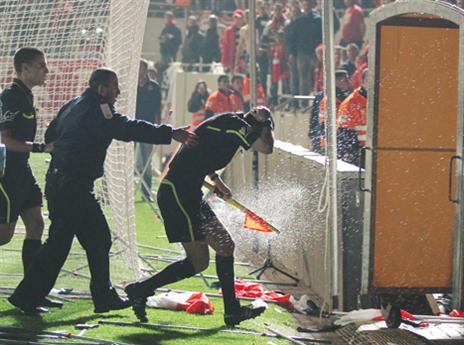 ההתפרעות בדרבי מ-2012 (צילום: אלן שיבר)