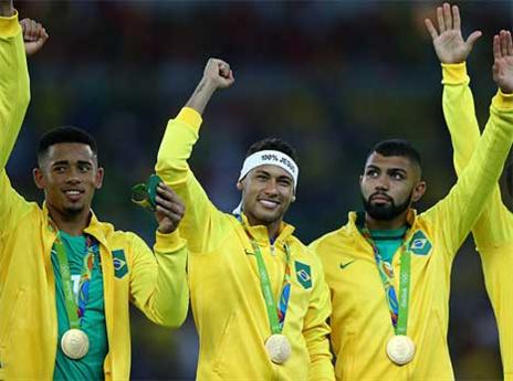 ניימאר עם המדליה (Getty)