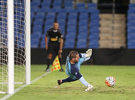 עצירת פנדל מצוינת של דין גל