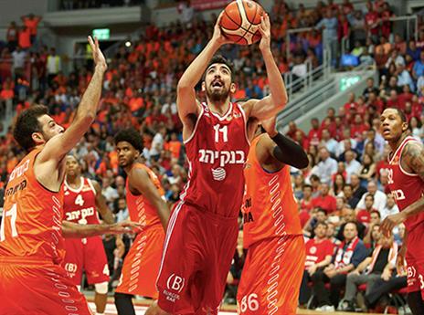 פותח עונה שלישית באדום (צילום: אלן שיבר)