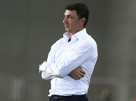 שוטה מאמין באותם 11 (אלן שיבר)