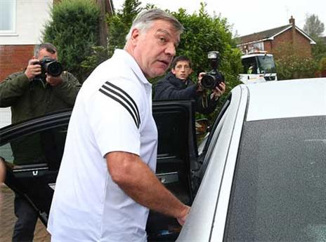 לוקח פסק זמן. אלרדייס מחוץ לביתו (Getty)