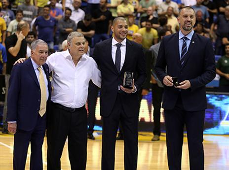 הטקס לפארקר. מזרחי נלחם עליו (צילום: אלן שיבר)