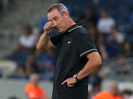 חיזק את השחקנים שלו. מולנסטיין (צילום: יוסי שקל)