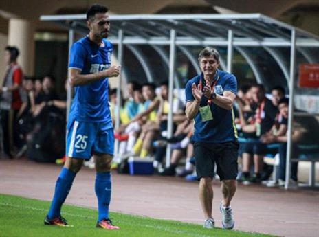 נותרו עוד שני מחזורים (אלן צ'ינג בר)