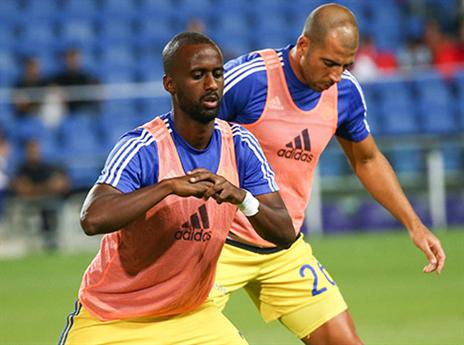 שני המגנים - ראש בראש. דסה (אלן שיבר)