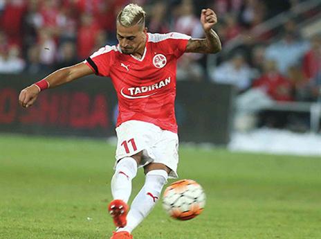 עד שהגיע מאור בוזגלו והרעיד את טרנר עם פצצה למשקוף ופנימה (אלן שיבר)