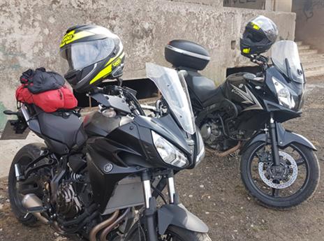 שישה אופנועים יצאו למסע מיוחד