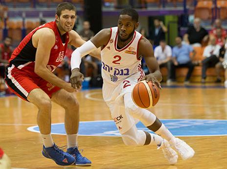 גם לייצר עבורו והוא גם זקוק לכדור. דייסון (עודד קרני)