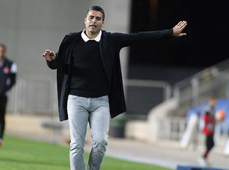 בעיה בהתקפה. סילבס (אלן שיבר)