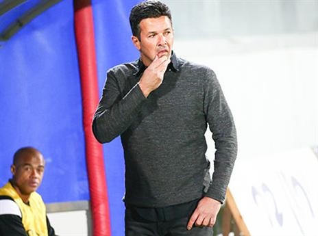 "כמו משחק שחמט", אוואט (יוסי שקל)