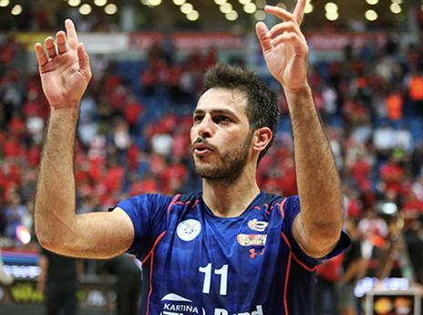 חוזר לארנה. בן שימול בחגיגות האליפות (אלן שיבר)