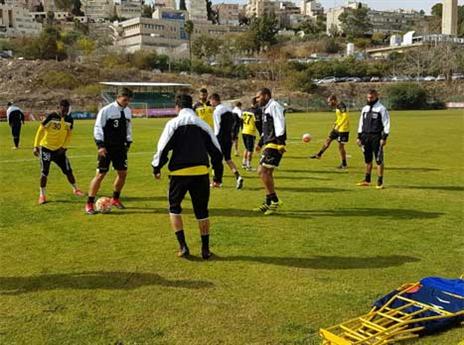 רוצים לנצח כדי להוריד את מפלס הלחץ. שחקני בית"ר