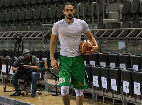 החליף כראוי את הפצועים. שמחון (עודד קרני)