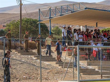 הכי נמוך שיש. המגרש במושב תומר (יוסי סוריק)