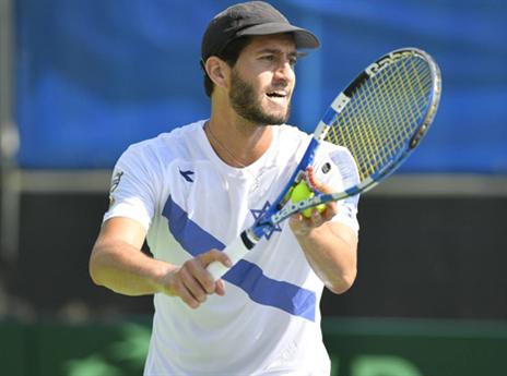 ויינטרוב. הזיע בדרך לחצי הגמר (צילום: איגוד הטניס)