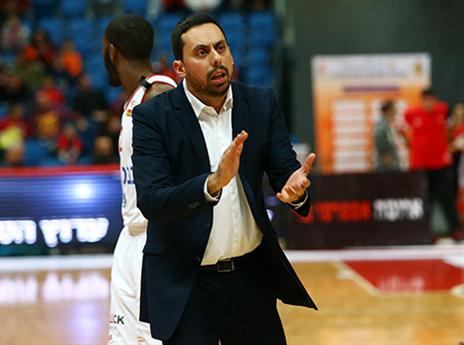 החליף את פיאניג'אני על הקווים. מאור (מנהלת הליגה, אודי ציטיאט)