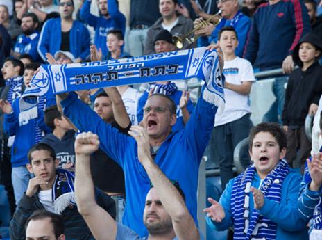 מחובר להפועל פ"ת (עודד קרני)