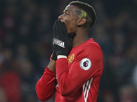 פוגבה בפוזה מוכרת. מתי הוא יפרע שטרות? (getty)