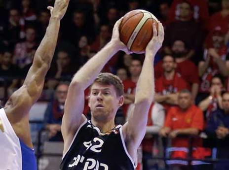 פיטרסון. קיבל דקות בהיעדרו של סטודמאייר (אלן שיבר)