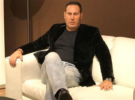 גודס. משלב שני עולמות במקביל