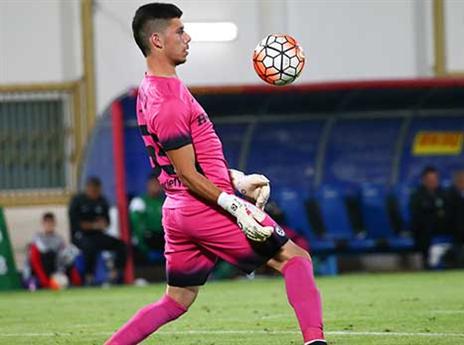 גלזר יאבד את המקום בין הקורות? (אלן שיבר)