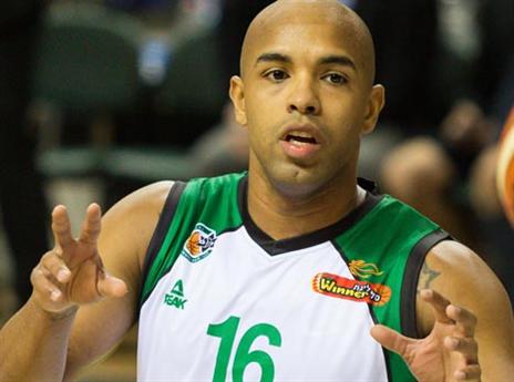 ורגאס. קרב קשה לחיפה בנהריה (צילום: מנהלת הליגה)