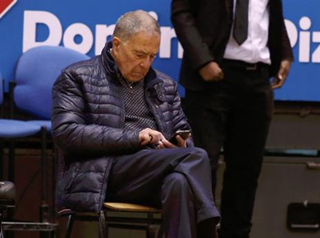 מנומנם בהיכל (אלן שיבר)