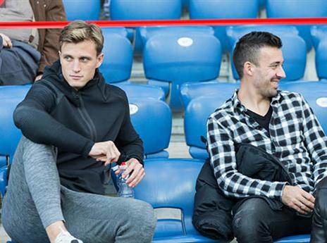 שוינפלד (משמאל). עדיין רחוק ממכבי ת"א (עודד קרני)